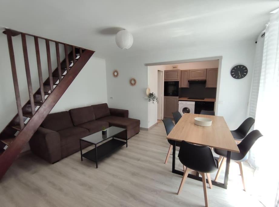 Duplex Cosy Apartment Gonesse Luaran gambar