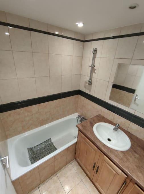Duplex Cosy Apartment Gonesse Luaran gambar