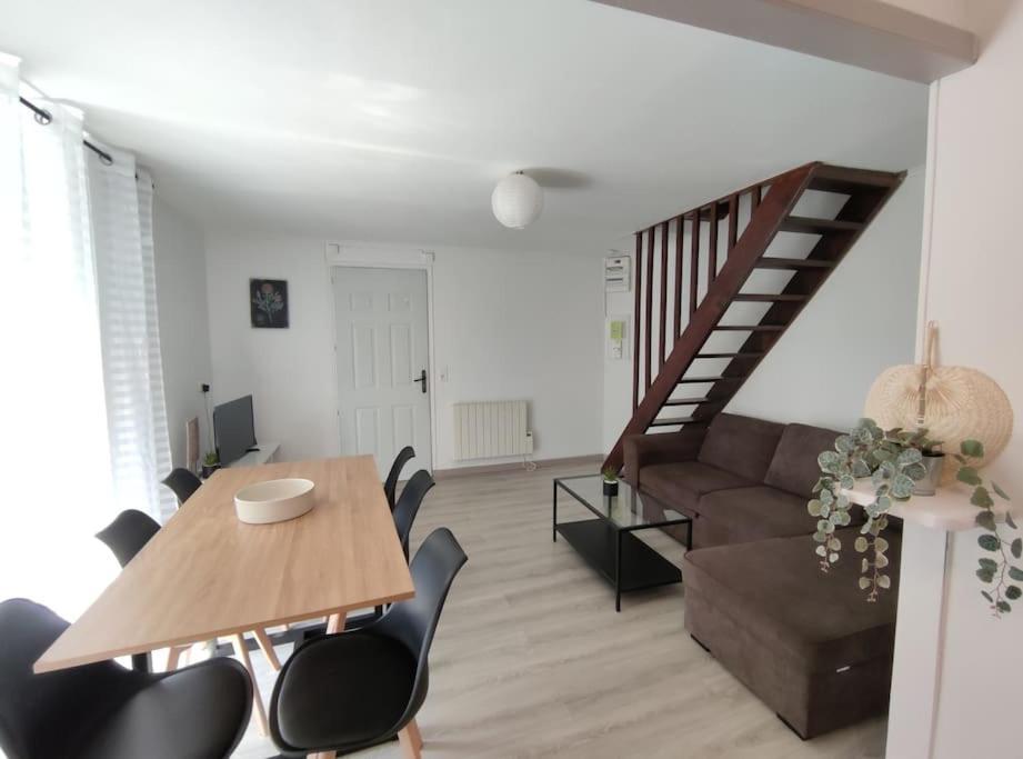 Duplex Cosy Apartment Gonesse Luaran gambar