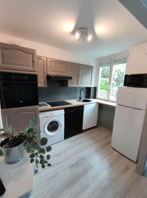 Duplex Cosy Apartment Gonesse Luaran gambar